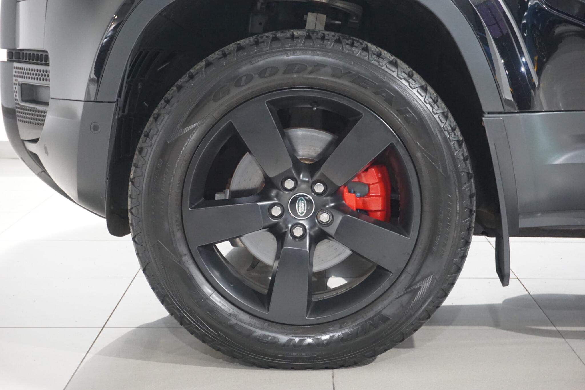 Land Rover Defender 110 3.0 D250 MHEV HSE Hard Top SUV 5dr Diesel Auto 4WD MWB Euro 6 (s/s) (250 ps)